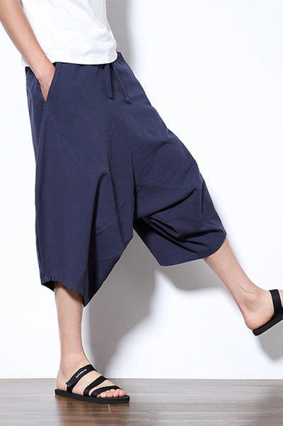 Lockere Haremhose mit breitem Schritt